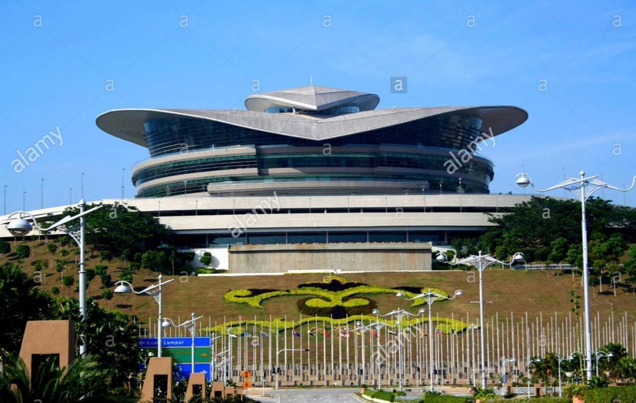 Conezion Residence Putrajaya Nearby Ioi City Mall المظهر الخارجي الصورة